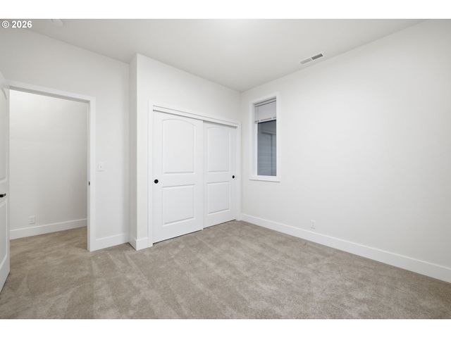 2135 37TH Pl, Springfield, OR 97477