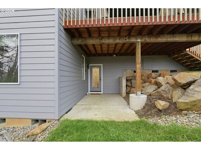 2135 37TH Pl, Springfield, OR 97477