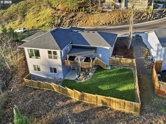 2135 37TH Pl, Springfield, OR 97477