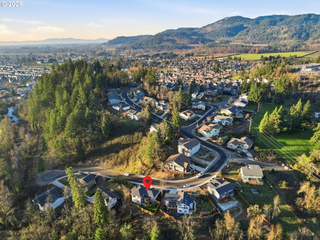 2135 37TH Pl, Springfield, OR 97477