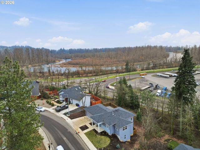 2135 37TH Pl, Springfield, OR 97477