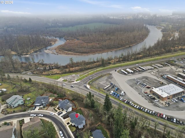 2135 37TH Pl, Springfield, OR 97477