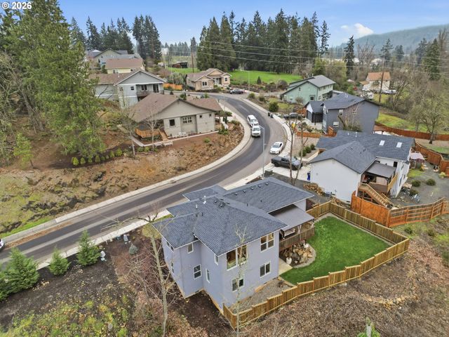 2135 37TH Pl, Springfield, OR 97477