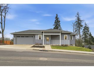 2135 37TH Pl, Springfield, OR 97477