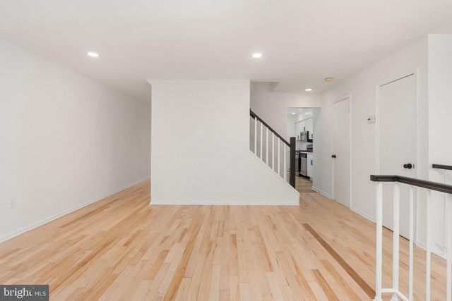 4215 SLEEPY LAKE DR, Fairfax, VA 22033