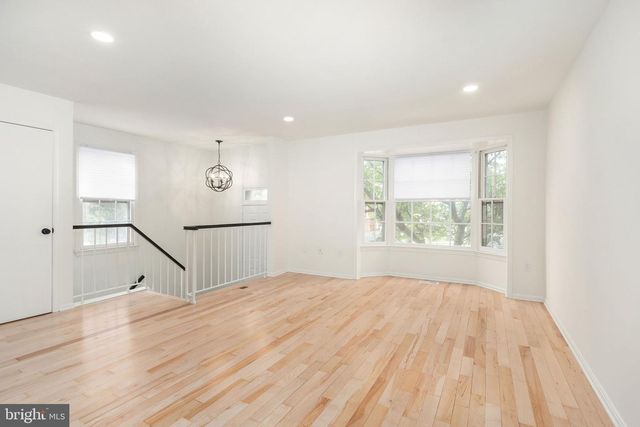 4215 SLEEPY LAKE DR, Fairfax, VA 22033