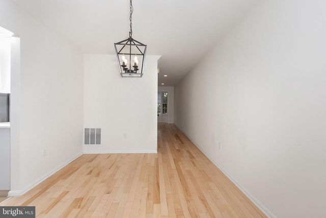 4215 SLEEPY LAKE DR, Fairfax, VA 22033