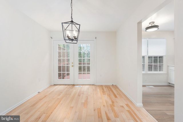 4215 SLEEPY LAKE DR, Fairfax, VA 22033