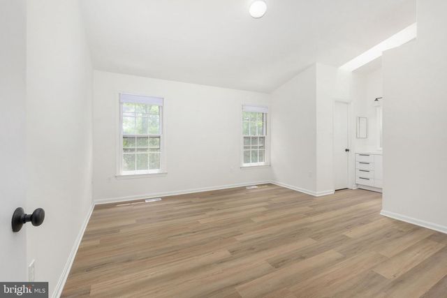 4215 SLEEPY LAKE DR, Fairfax, VA 22033