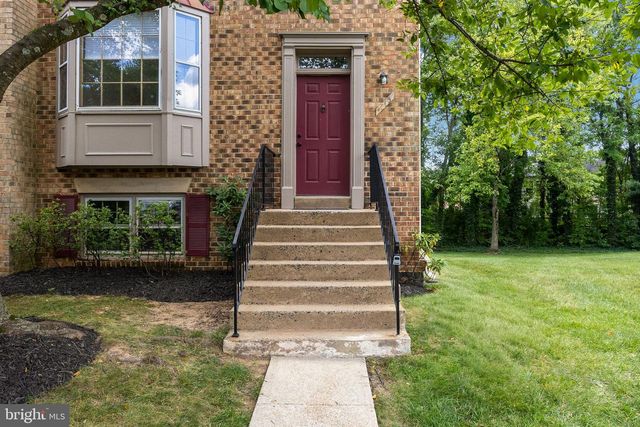 4215 SLEEPY LAKE DR, Fairfax, VA 22033