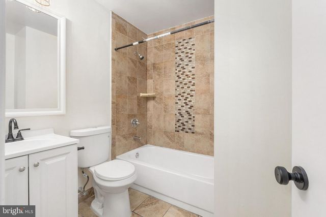 4215 SLEEPY LAKE DR, Fairfax, VA 22033