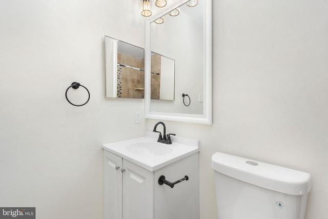 4215 SLEEPY LAKE DR, Fairfax, VA 22033