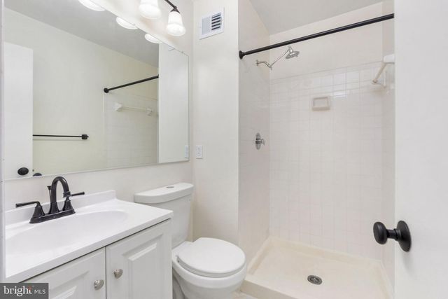 4215 SLEEPY LAKE DR, Fairfax, VA 22033