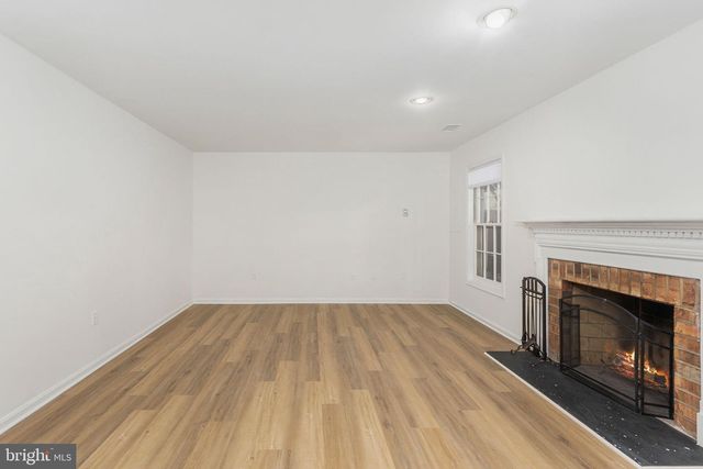 4215 SLEEPY LAKE DR, Fairfax, VA 22033