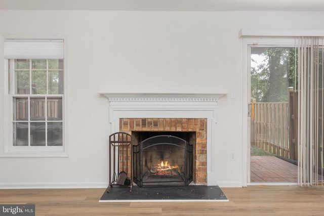 4215 SLEEPY LAKE DR, Fairfax, VA 22033