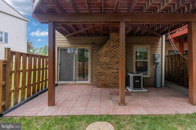4215 SLEEPY LAKE DR, Fairfax, VA 22033