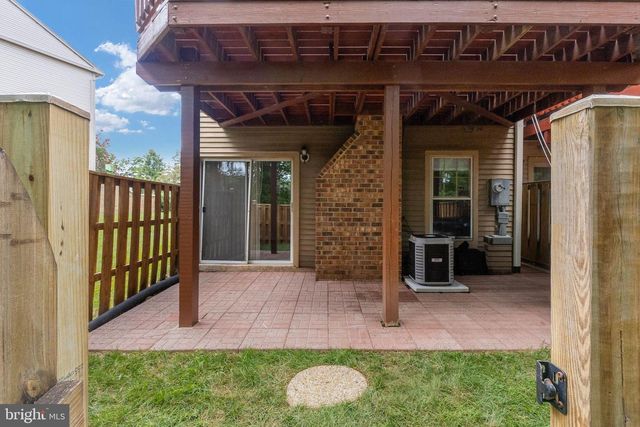 4215 SLEEPY LAKE DR, Fairfax, VA 22033