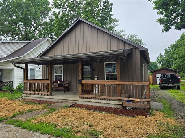 1824 S Grand Avenue, Sedalia, MO 65301