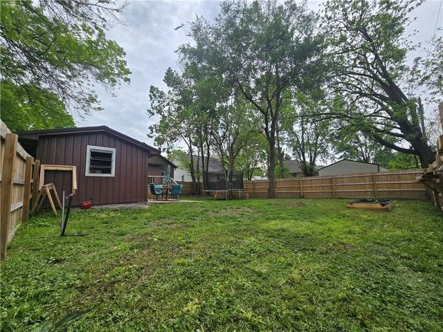 1824 S Grand Avenue, Sedalia, MO 65301