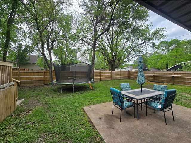 1824 S Grand Avenue, Sedalia, MO 65301