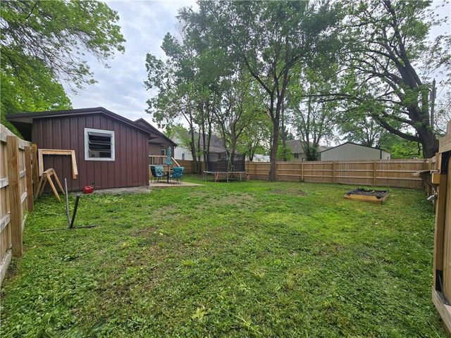 1824 S Grand Avenue, Sedalia, MO 65301