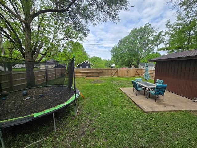 1824 S Grand Avenue, Sedalia, MO 65301