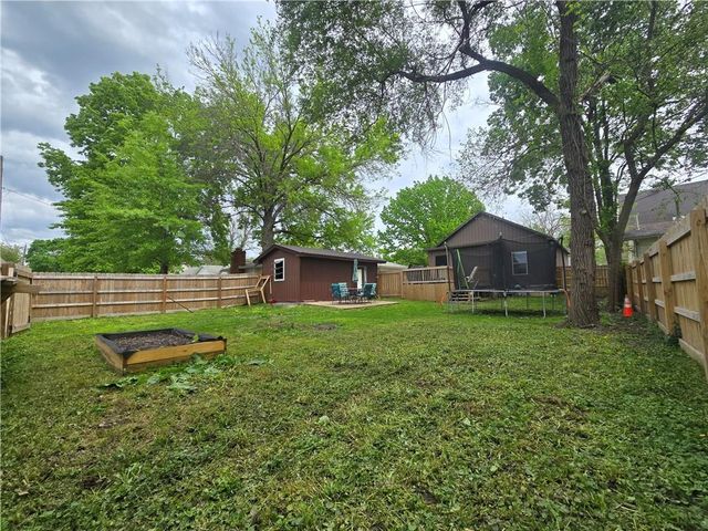 1824 S Grand Avenue, Sedalia, MO 65301