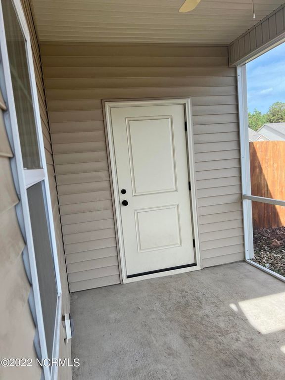 Image 17 of property listing at 3516 Ellsworth Drive B, Greenville, NC 27834