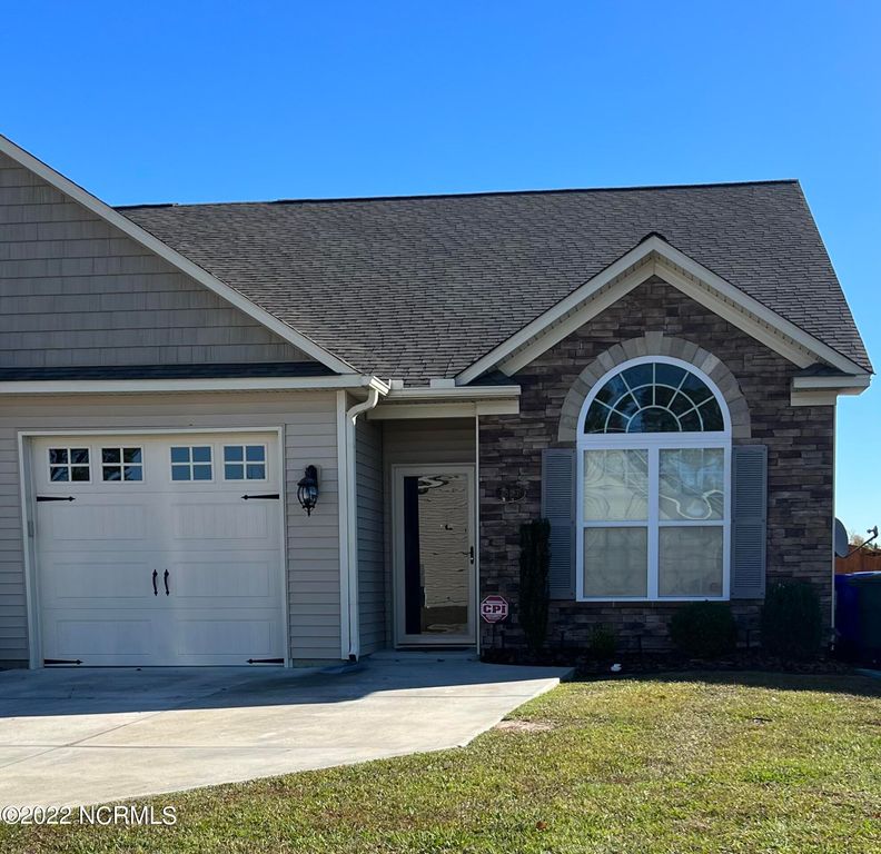 Image 18 of property listing at 3516 Ellsworth Drive B, Greenville, NC 27834