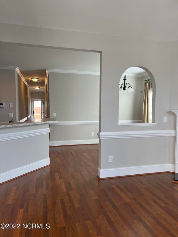 Image 3 of property listing at 3516 Ellsworth Drive B, Greenville, NC 27834