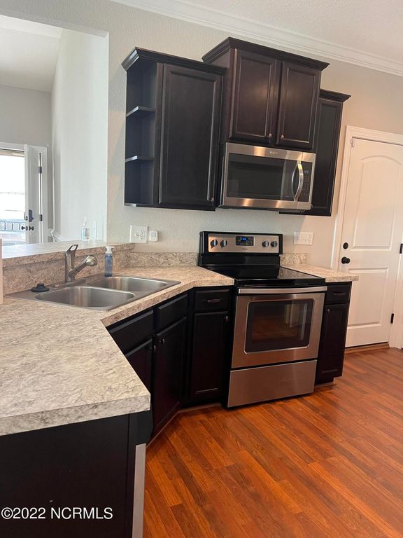 Image 7 of property listing at 3516 Ellsworth Drive B, Greenville, NC 27834