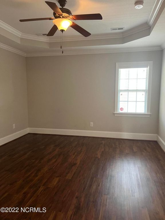 Image 9 of property listing at 3516 Ellsworth Drive B, Greenville, NC 27834