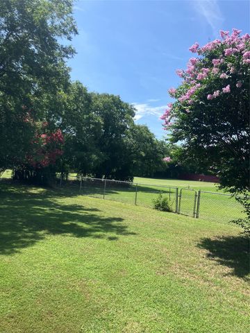 115 E Main Street, Gunter, TX 75058