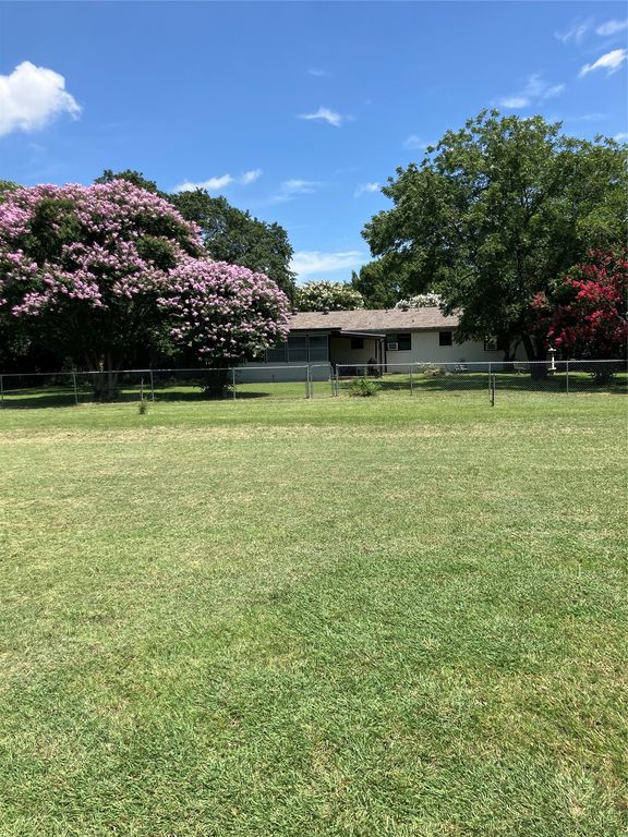 115 E Main Street, Gunter, TX 75058