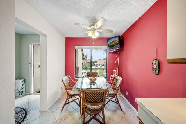 5306 Cedar Lake Drive 203, Boynton Beach, FL 33437