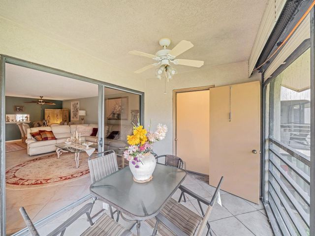 5306 Cedar Lake Drive 203, Boynton Beach, FL 33437