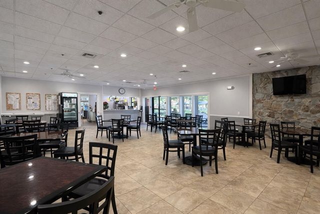 5306 Cedar Lake Drive 203, Boynton Beach, FL 33437