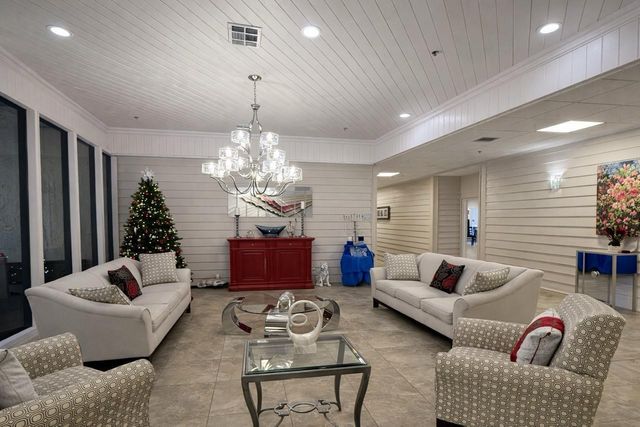 5306 Cedar Lake Drive 203, Boynton Beach, FL 33437
