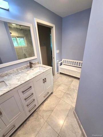 36671 Putnam Street, Clinton Township, MI 48035