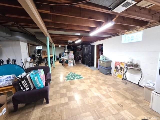 36671 Putnam Street, Clinton Township, MI 48035