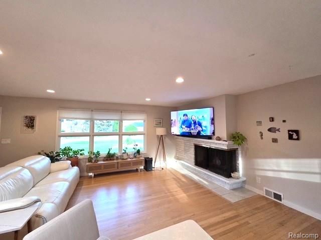 36671 Putnam Street, Clinton Township, MI 48035