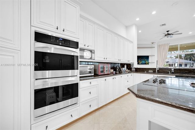10430 Kestrel Street, Plantation, FL 33324