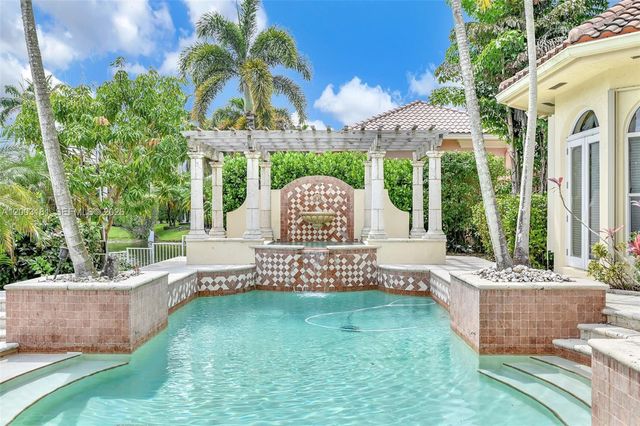 10430 Kestrel Street, Plantation, FL 33324