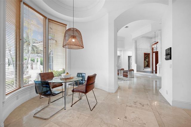 10430 Kestrel Street, Plantation, FL 33324