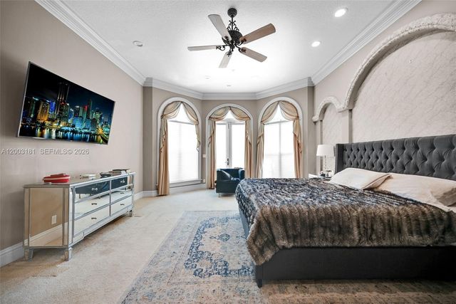 10430 Kestrel Street, Plantation, FL 33324