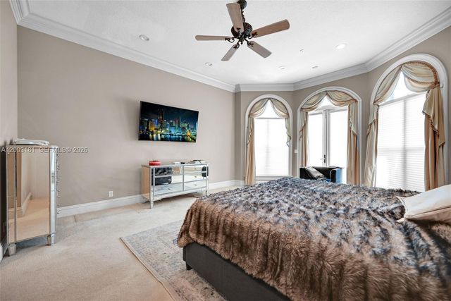 10430 Kestrel Street, Plantation, FL 33324