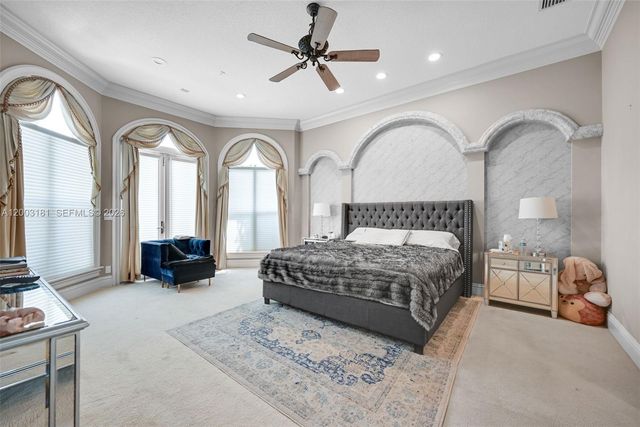 10430 Kestrel Street, Plantation, FL 33324