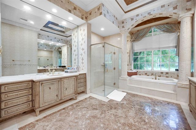 10430 Kestrel Street, Plantation, FL 33324