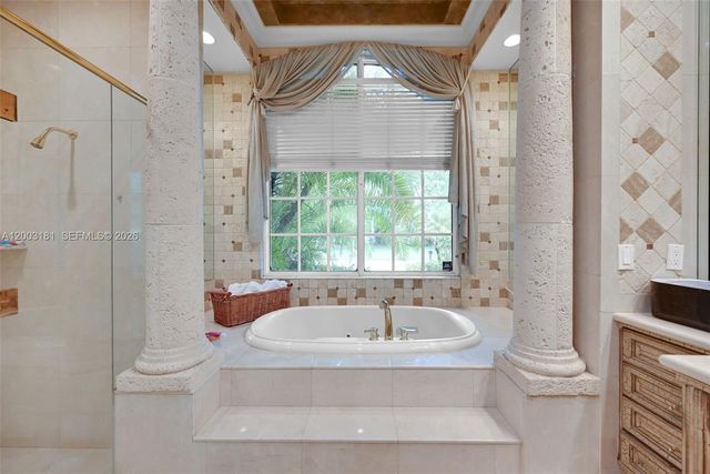 10430 Kestrel Street, Plantation, FL 33324