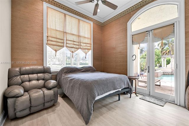 10430 Kestrel Street, Plantation, FL 33324